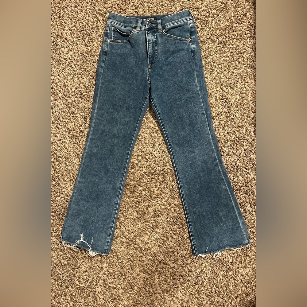 EXPRESS High rise 4 way Hyper Stretch cropped jeans. Size 0. EUC